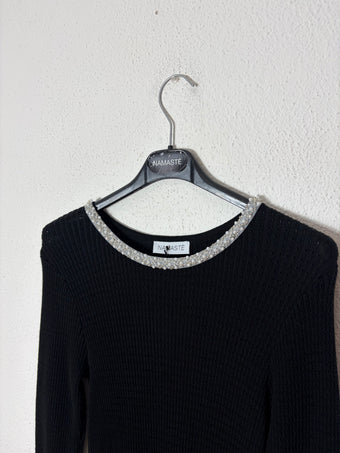 Maglia Donna Nera Namaste con Strass Gioiello – Manica Lunga e Volant – Taglia Unica