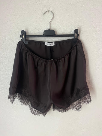 Namaste Short